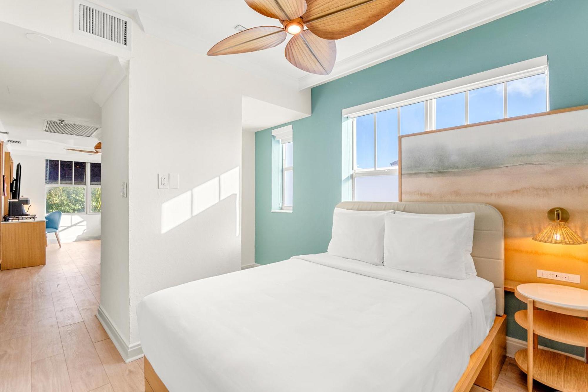 Aloha Fridays Hotel ไมอามีบีช ภายนอก รูปภาพ