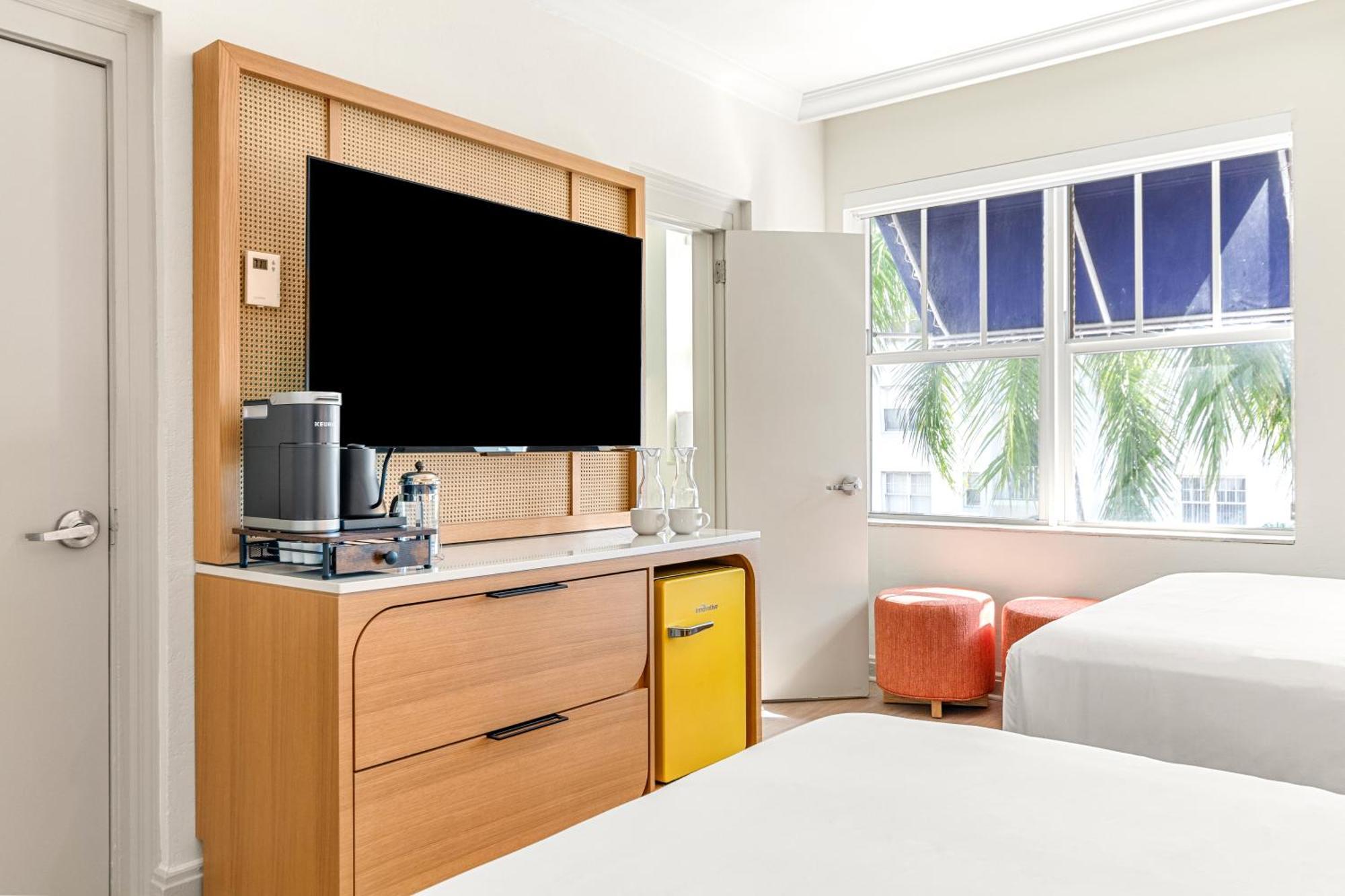 Aloha Fridays Hotel ไมอามีบีช ภายนอก รูปภาพ